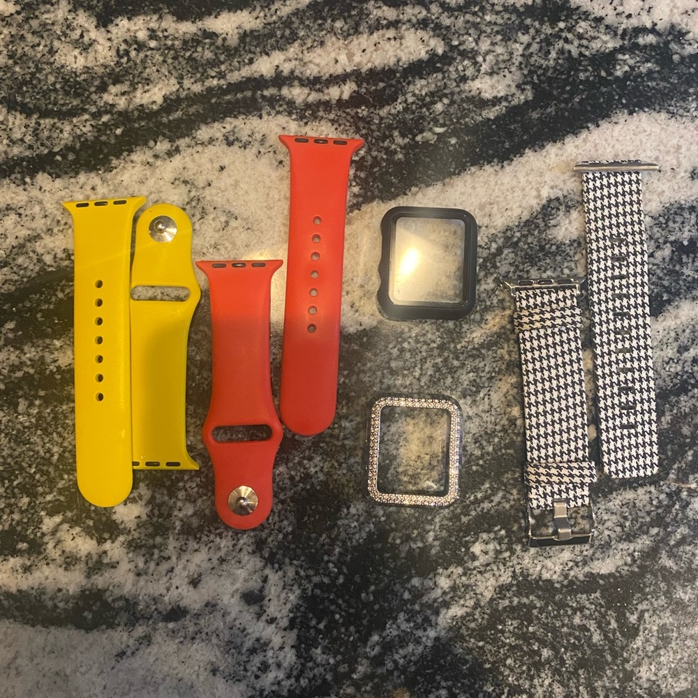 Apple Watch bundle - Picture 8 of 9